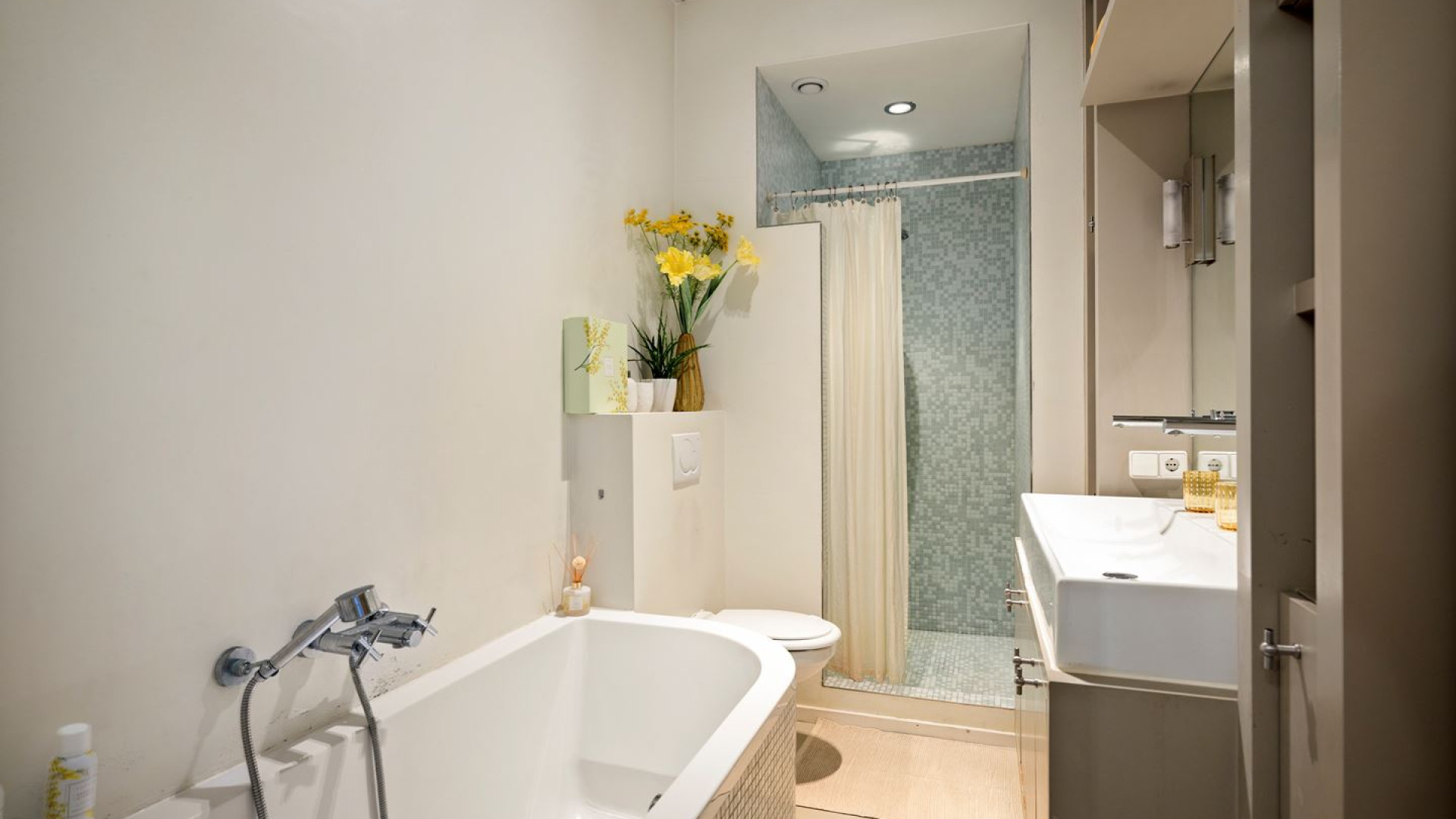 Miljoenen villa van Chazia Mourali n Amsterdam Zuid te koop. Zie foto's 14