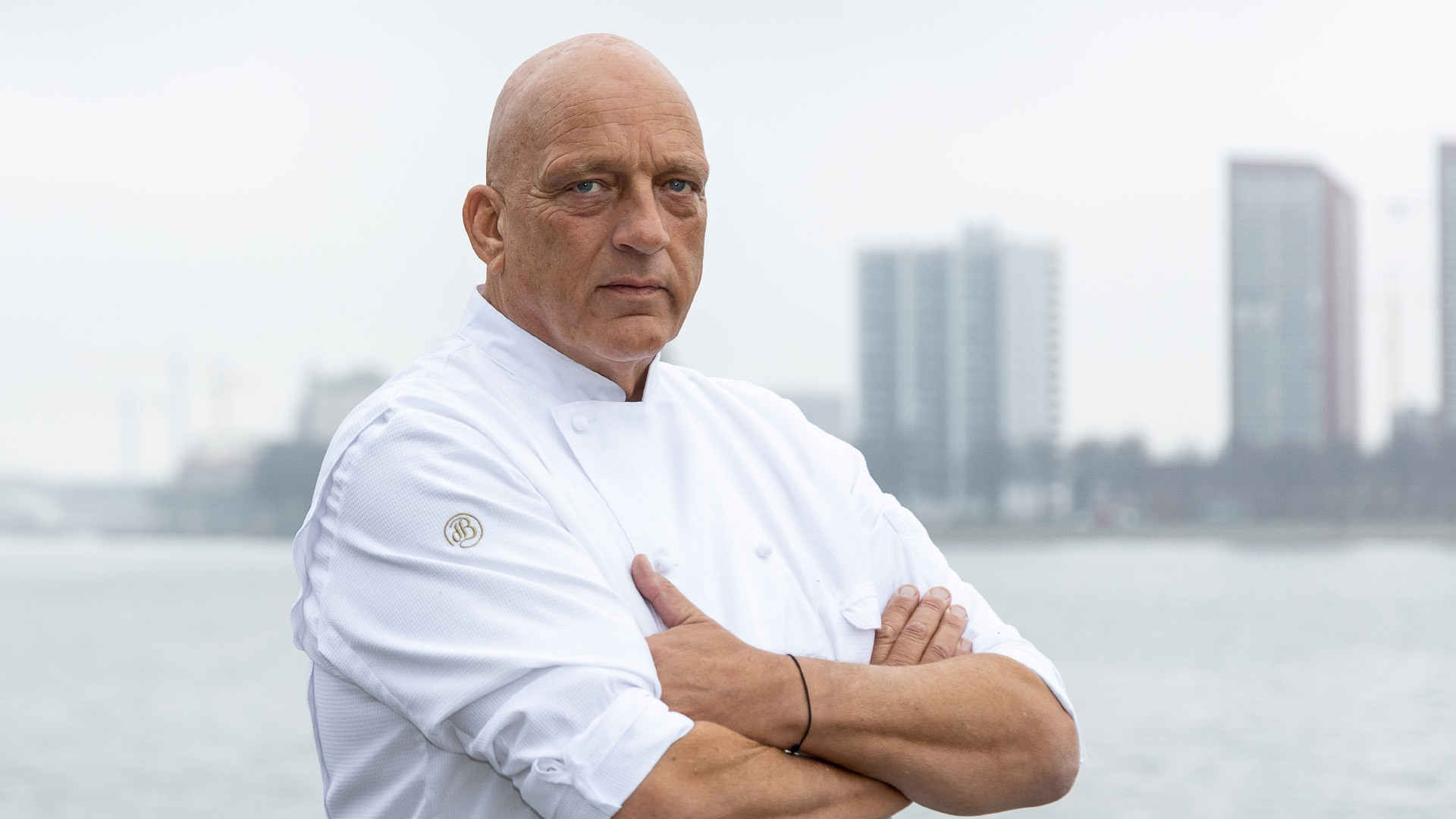 Binnenkijken in schitterende luxe appartement aan de Maas van TV kok Herman den Blijker. Zie foto's 1