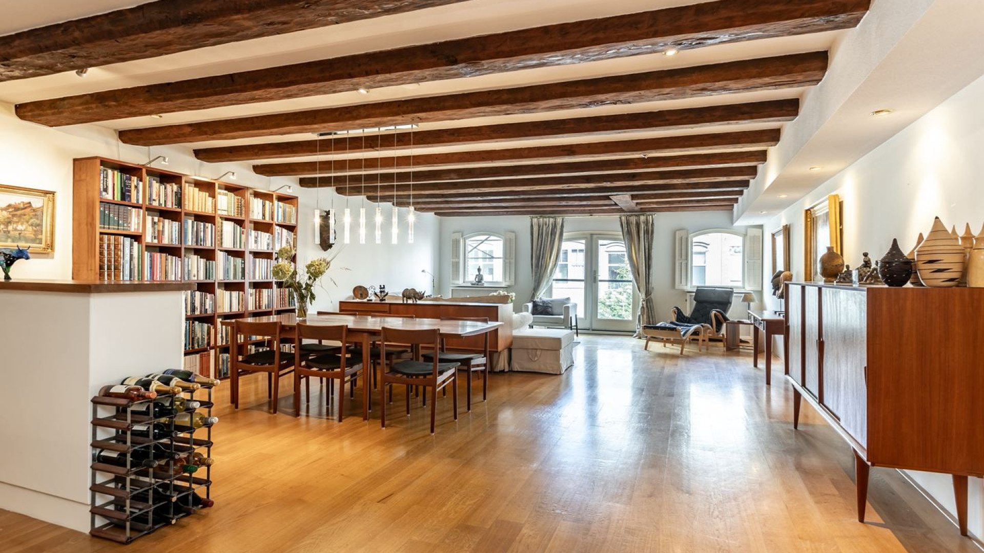 Binnenkijken in schitterende luxe appartement aan de Maas van TV kok Herman den Blijker. Zie foto's 2