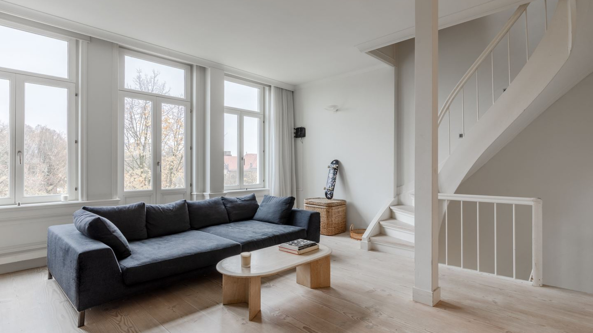 DJ Sander Kleinenberg zet zijn prachtige drie dubbele Amsterdamse bovenhuis te koop. Zie foto's 5
