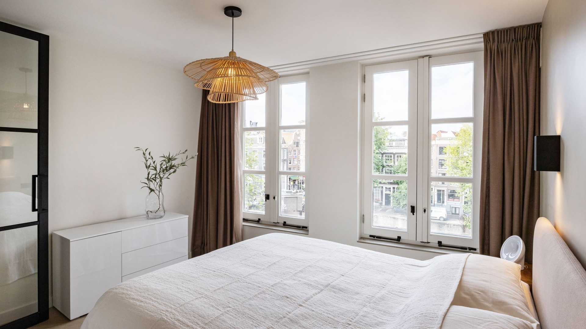 VERKOCHT: Koen van Heest, vriend van Roxy Dekker, maakt mooie klapper met de verkoop van zijn appartement. Zie foto's 7