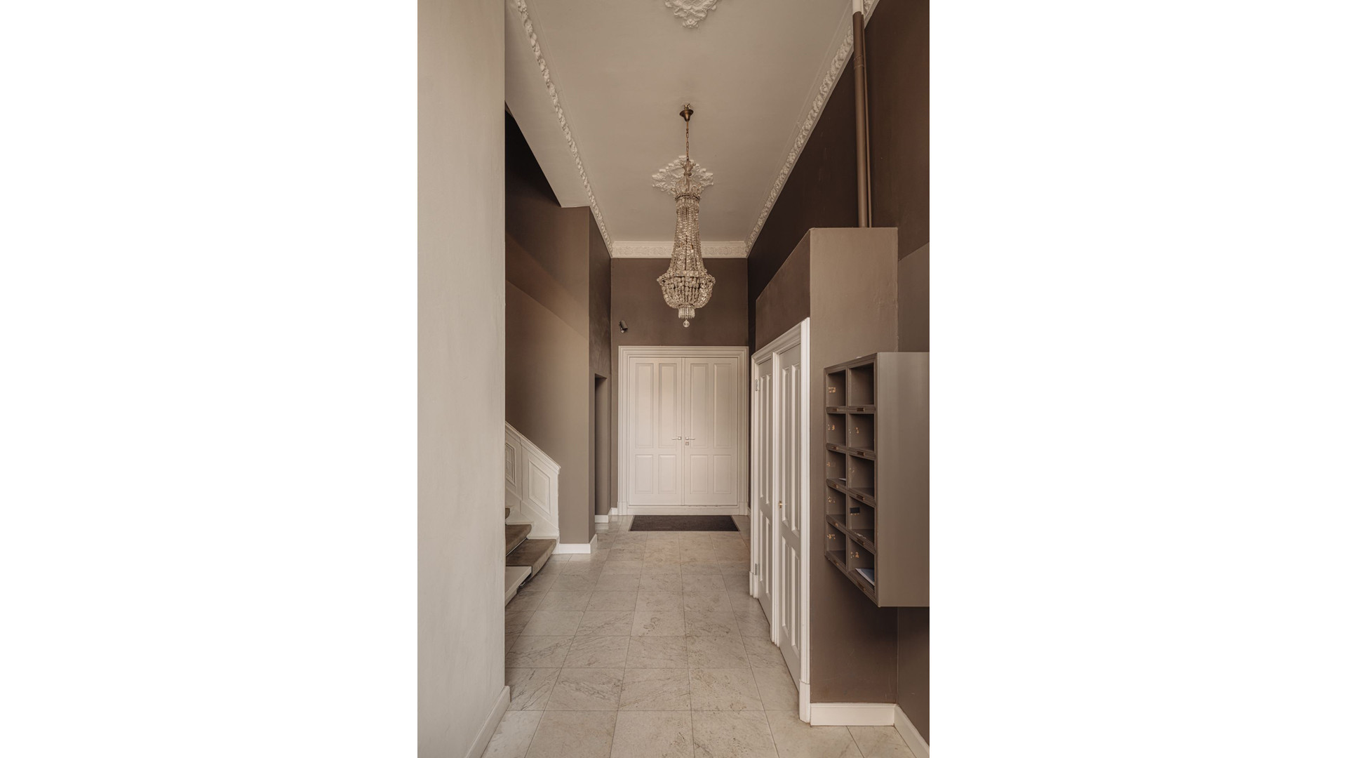 Top interieur designer Eric Kuster VERHOOGT de vraagprijs van zijn droomappartement aan de Amstel.. Zie foto's 5