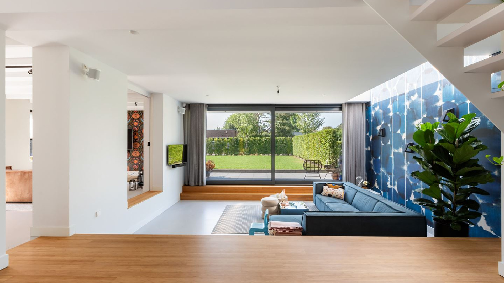 Radio 538 DJ Niels van Baarlen zet zijn miljoenen villa te koop. Zie foto's 3