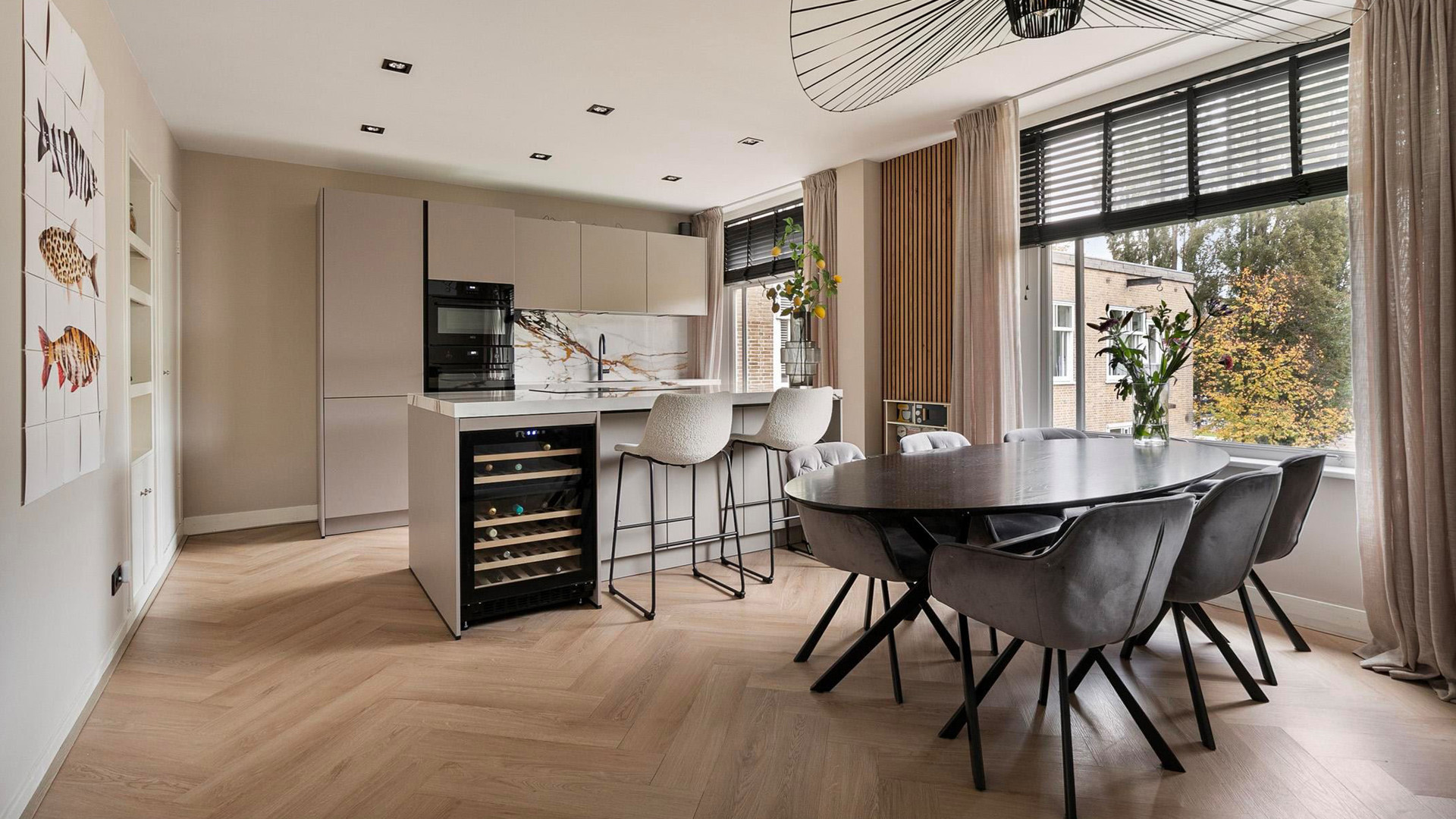 Daley Blind geeft forse korting op zijn appartement. Zie foto's 4