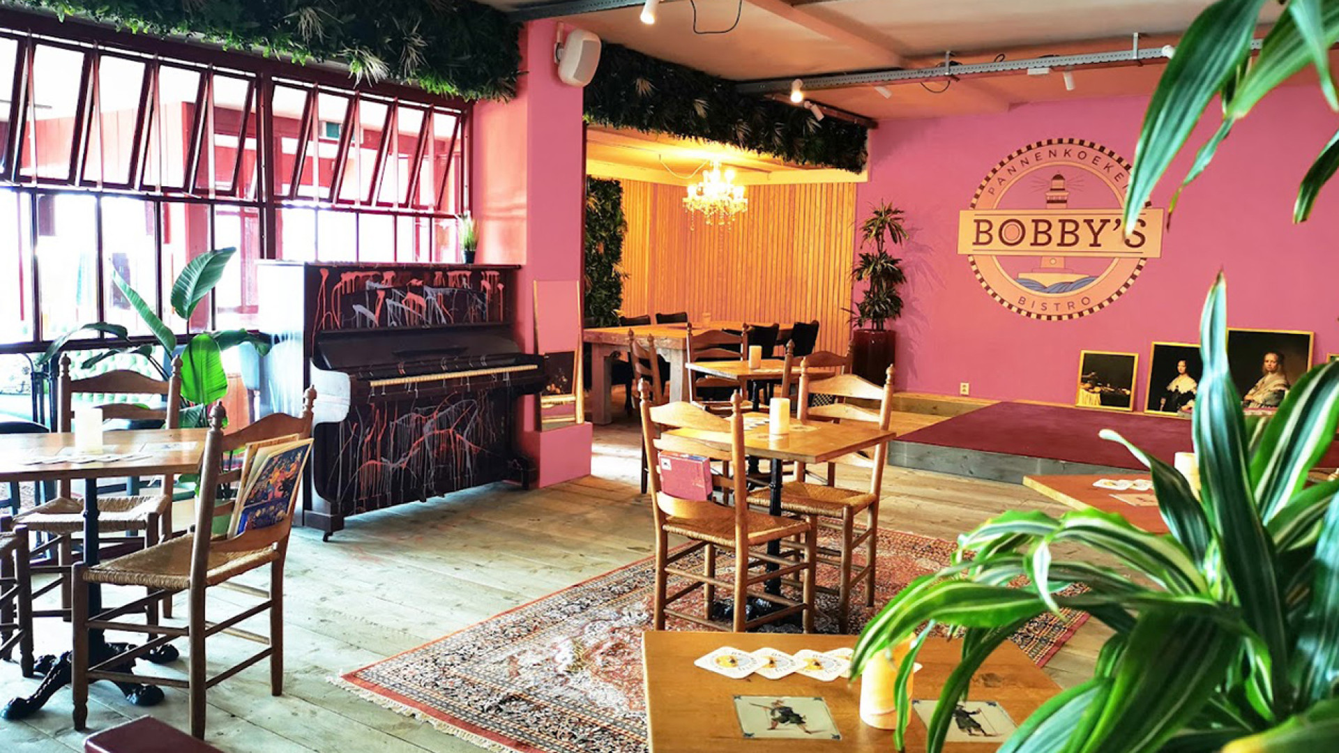Pand pannenkoekenhuis van Douwe Bob met miljoenen euro's korting. te koop Zie foto's 2