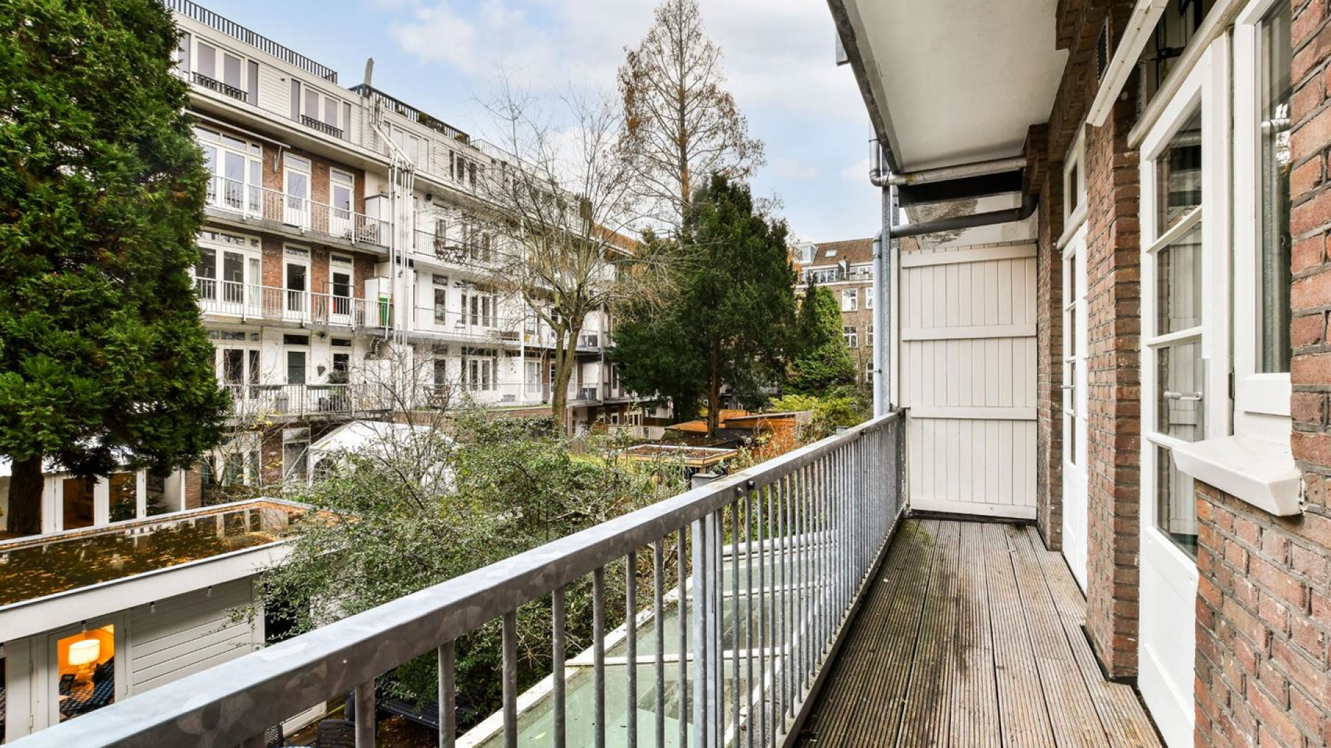 Barbara Barend verhuurt haar prachtige Amsterdamse woning voor een forse huur. Zie foto's 8