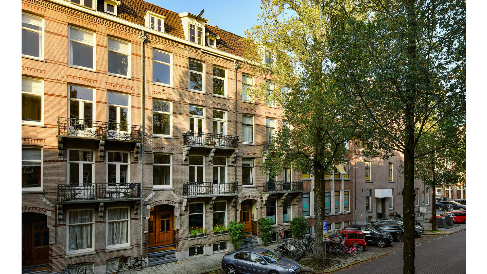 VERKOCHT:  Zoons van Ivo Niehe maken giga klapper met de verkoop van hun appartement. Zie foto's 2