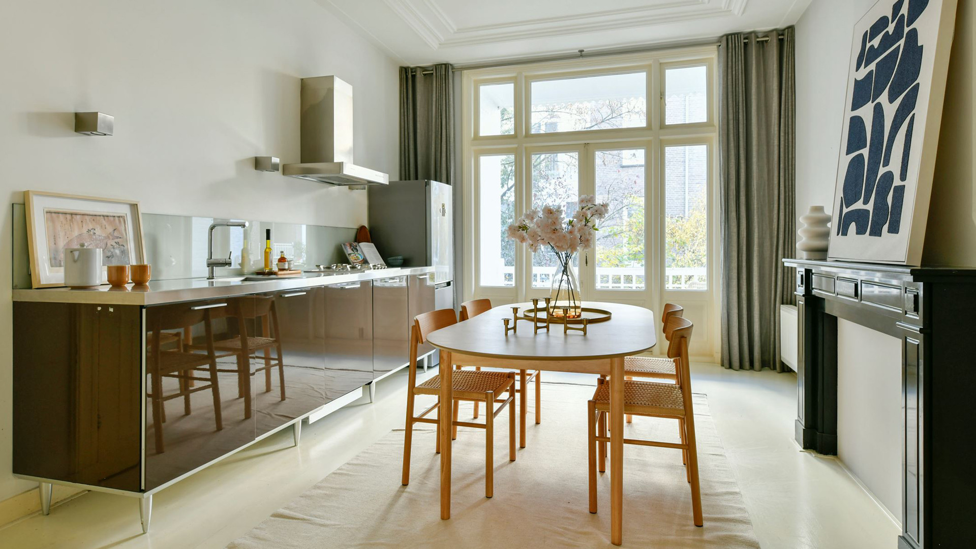 VERKOCHT:  Zoons van Ivo Niehe maken giga klapper met de verkoop van hun appartement. Zie foto's 4