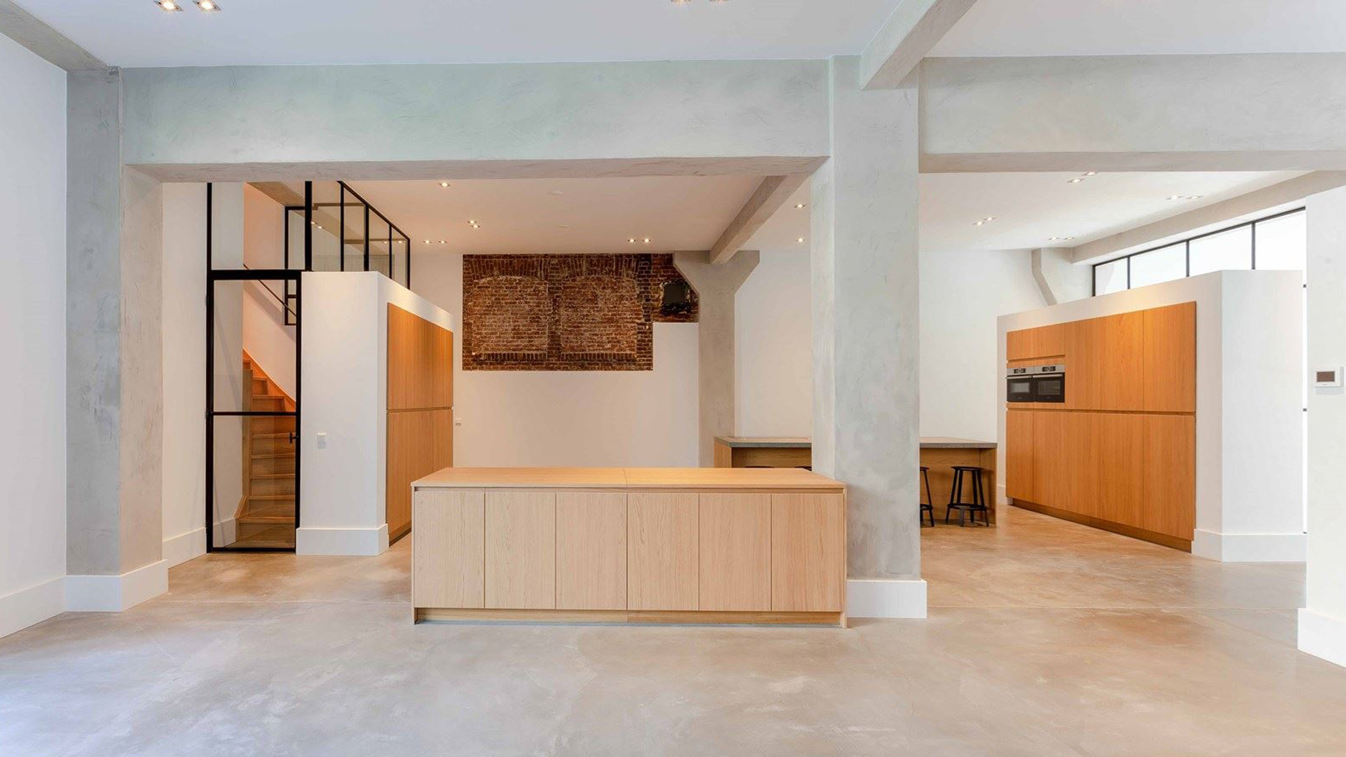 Gaan Roxy Dekker en Koen van Heest in dit door Piet Boon ontworpen design appartement wonen? Zie foto's 7