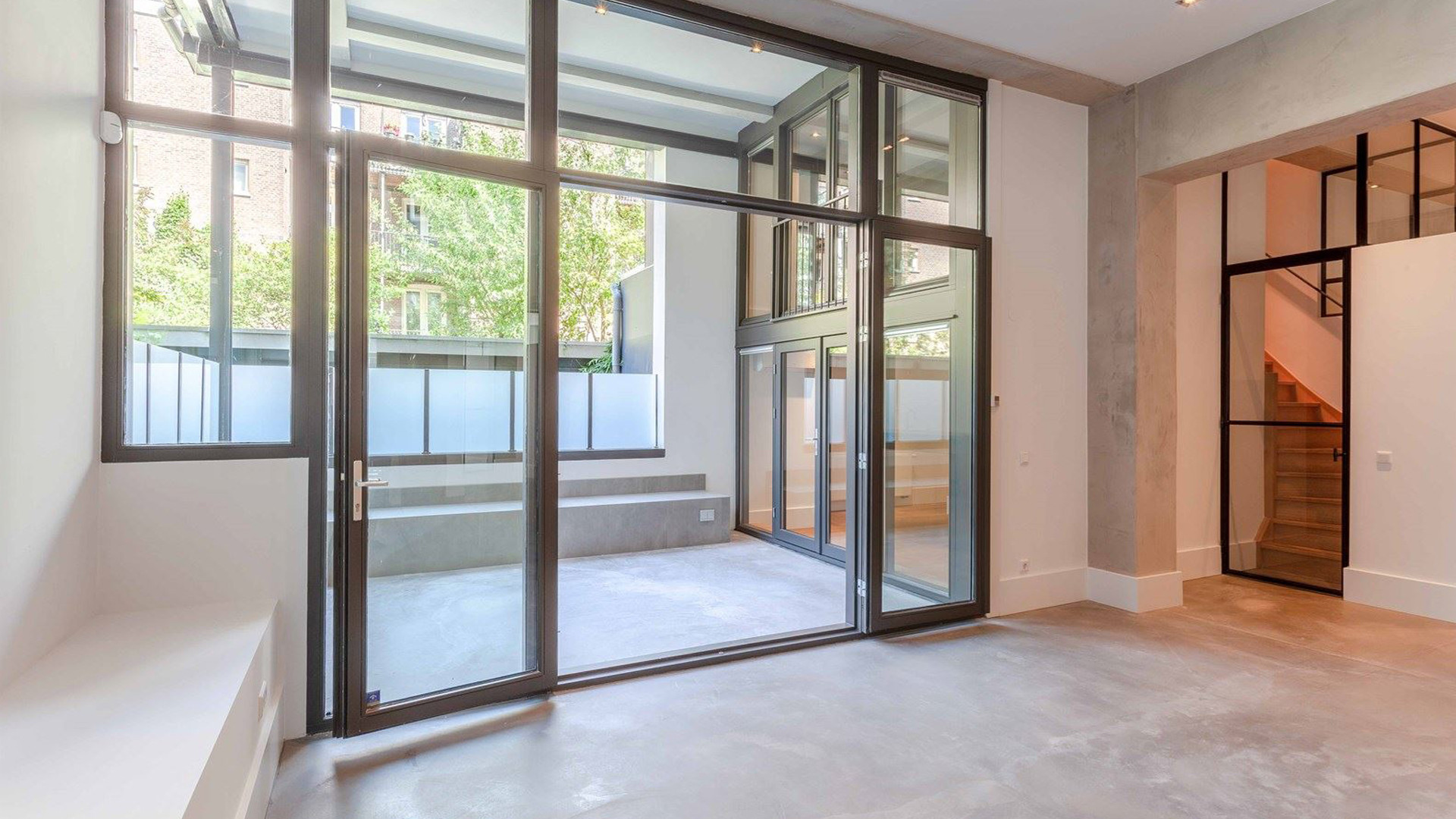 Gaan Roxy Dekker en Koen van Heest in dit door Piet Boon ontworpen design appartement wonen? Zie foto's 5