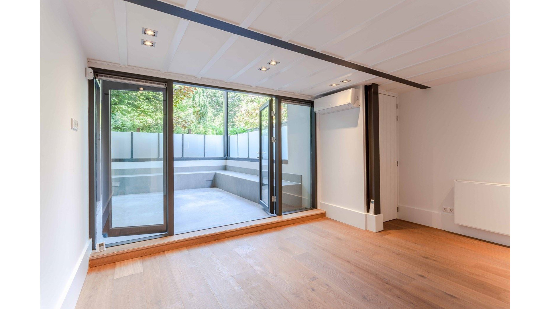 Gaan Roxy Dekker en Koen van Heest in dit door Piet Boon ontworpen design appartement wonen? Zie foto's 6