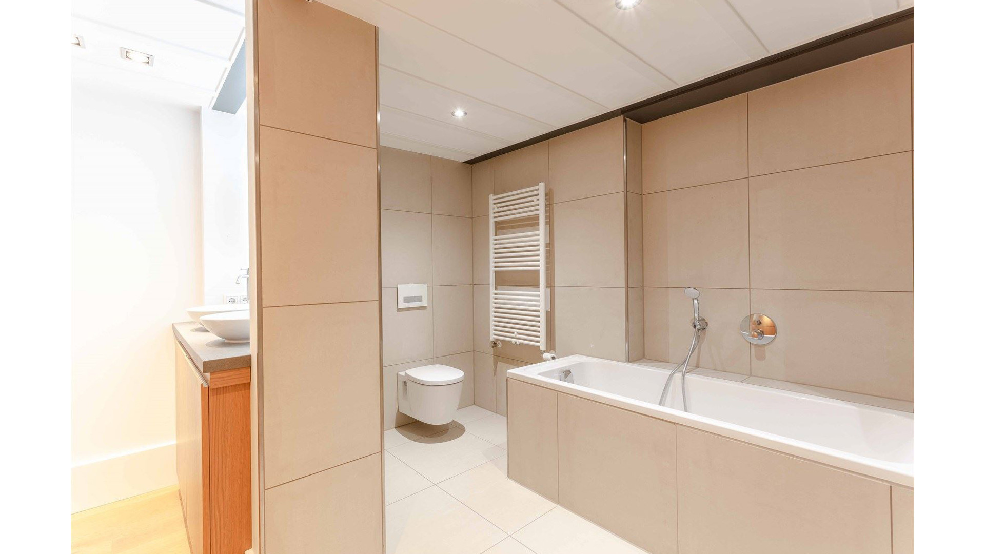 Gaan Roxy Dekker en Koen van Heest in dit door Piet Boon ontworpen design appartement wonen? Zie foto's 8