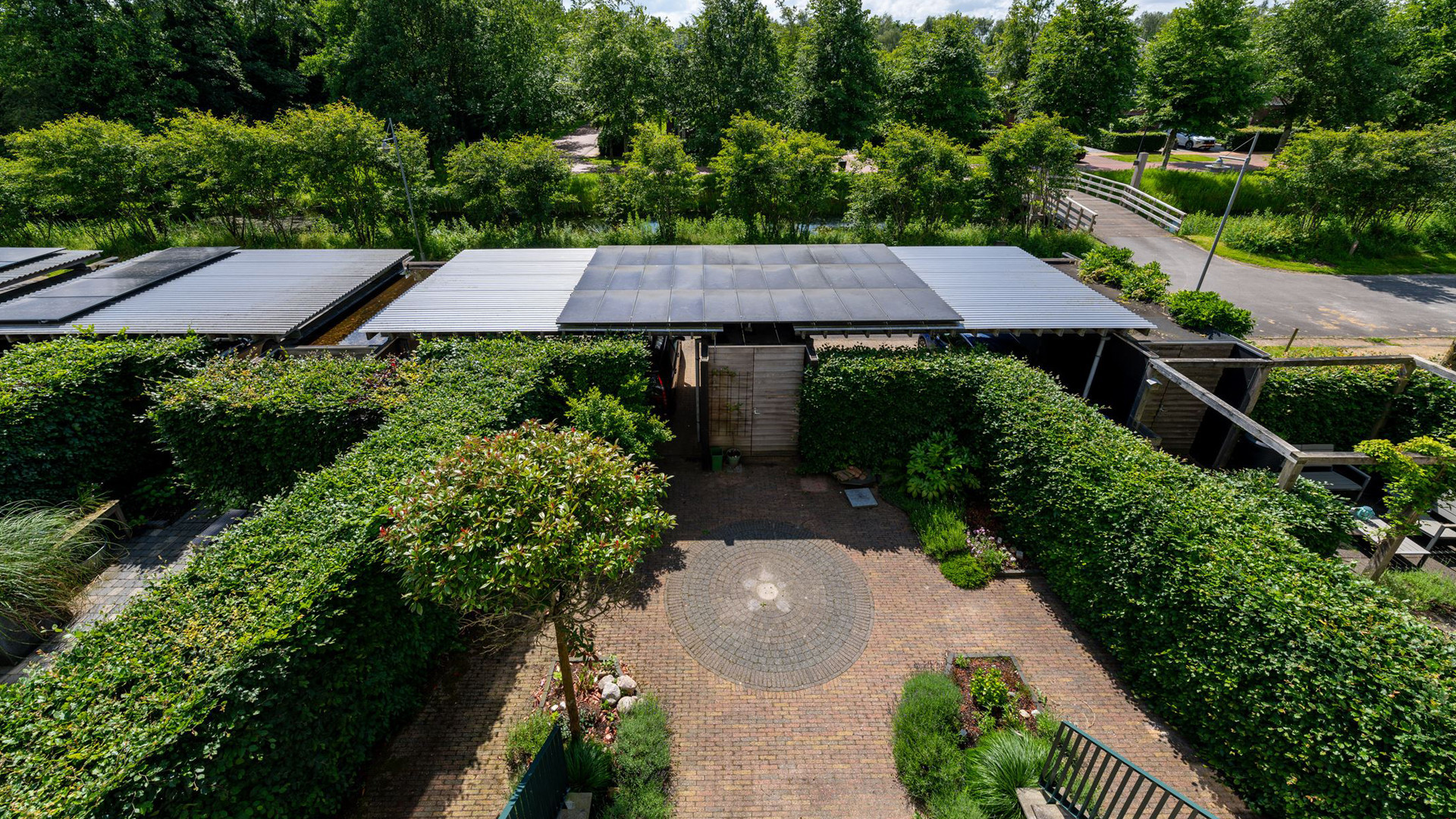 Kort voor de breuk met Sam van Royen kocht Suzanne Schulting deze woning. Zie foto's 11