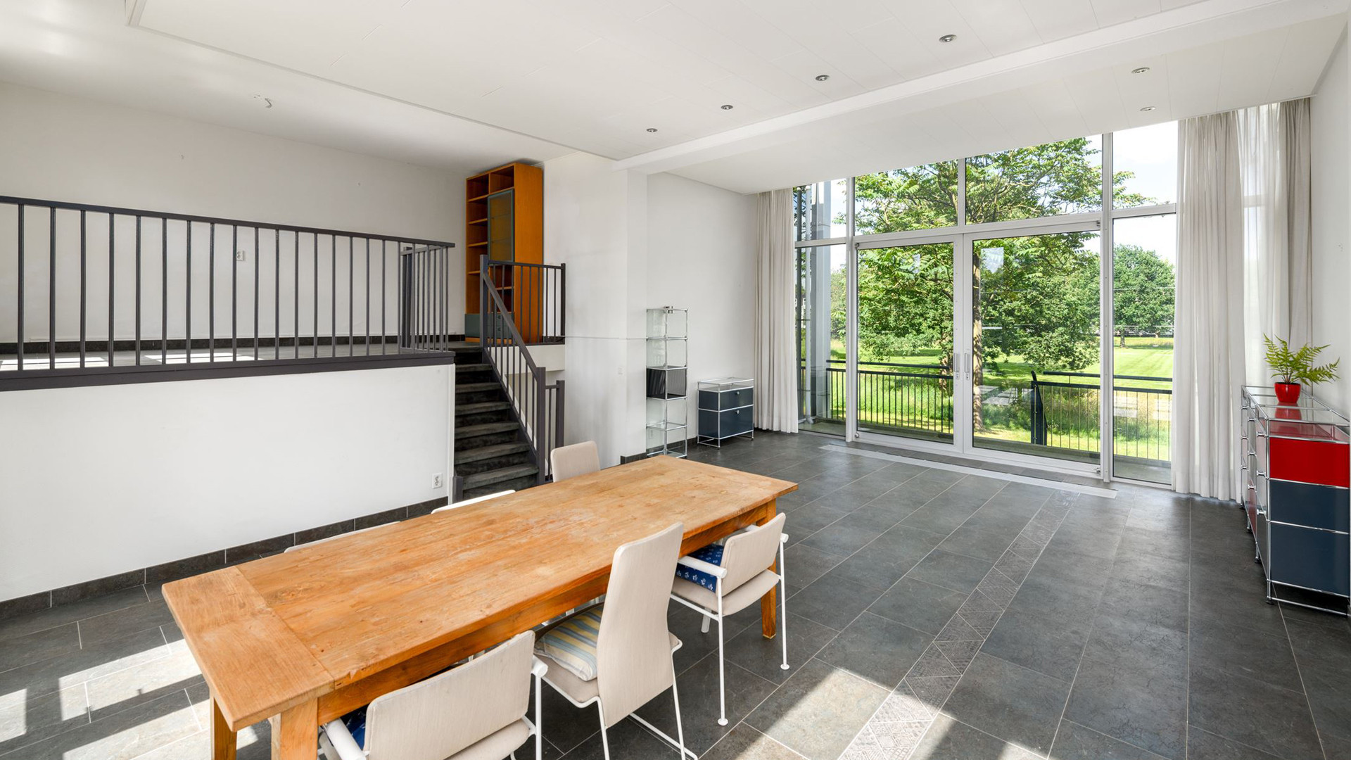 Kort voor de breuk met Sam van Royen kocht Suzanne Schulting deze woning. Zie foto's 4