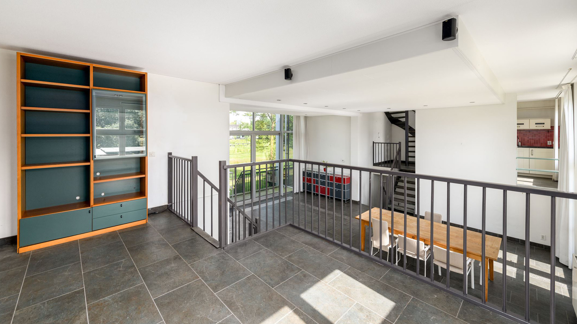 Kort voor de breuk met Sam van Royen kocht Suzanne Schulting deze woning. Zie foto's 5