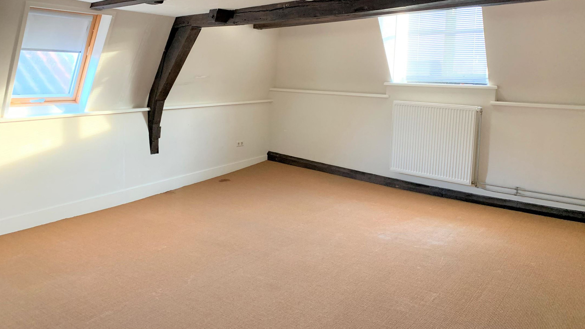 Deze prachtige maisonnette huurt Igone de Jongh, de ex vrouw van Thijs Romer. Zie foto's 7