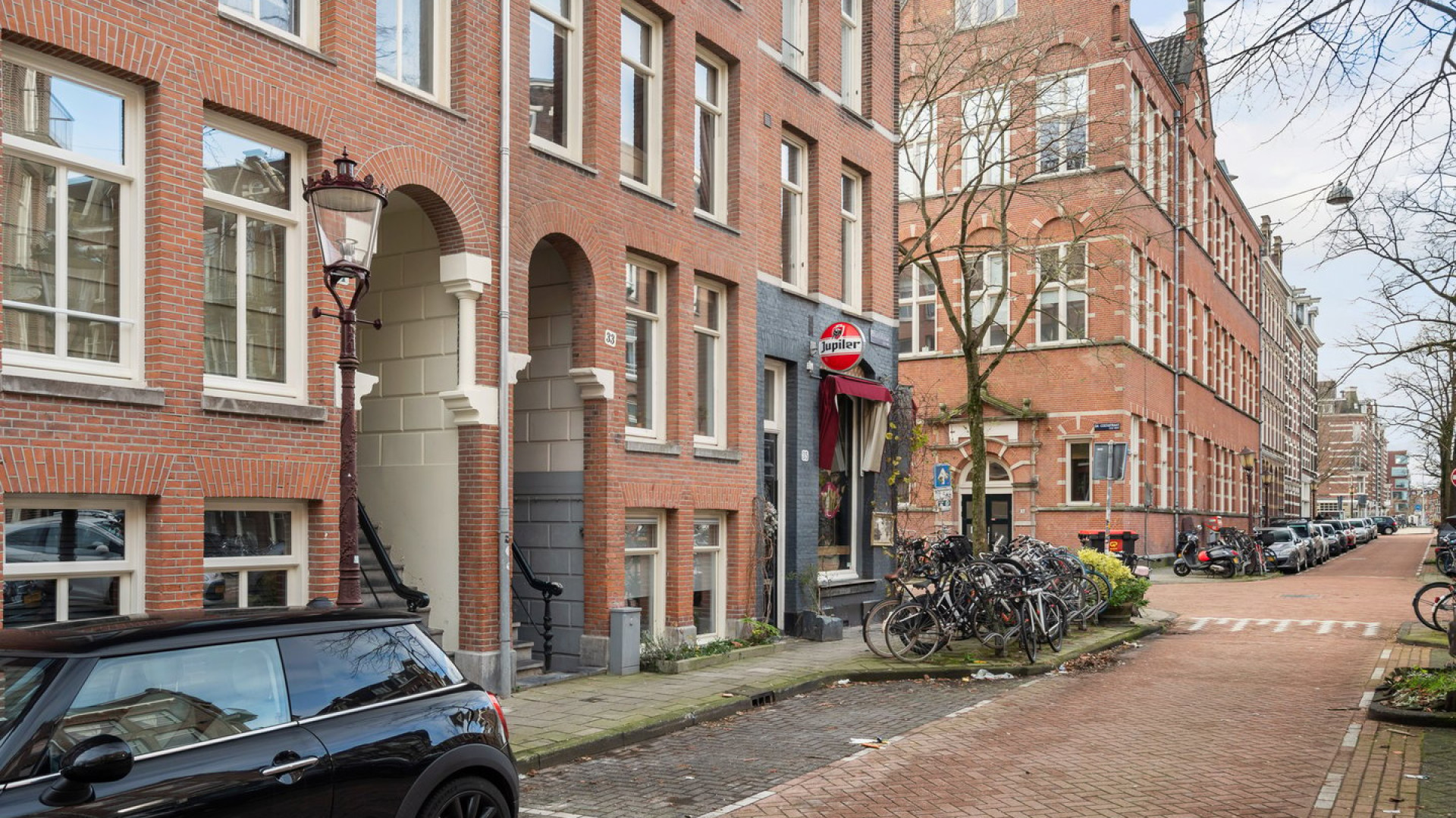Liverpool en Nederlands Elftal speler Ryan Gravenberch zet zijn appartement in Amsterdam te huur. Zie foto's 2