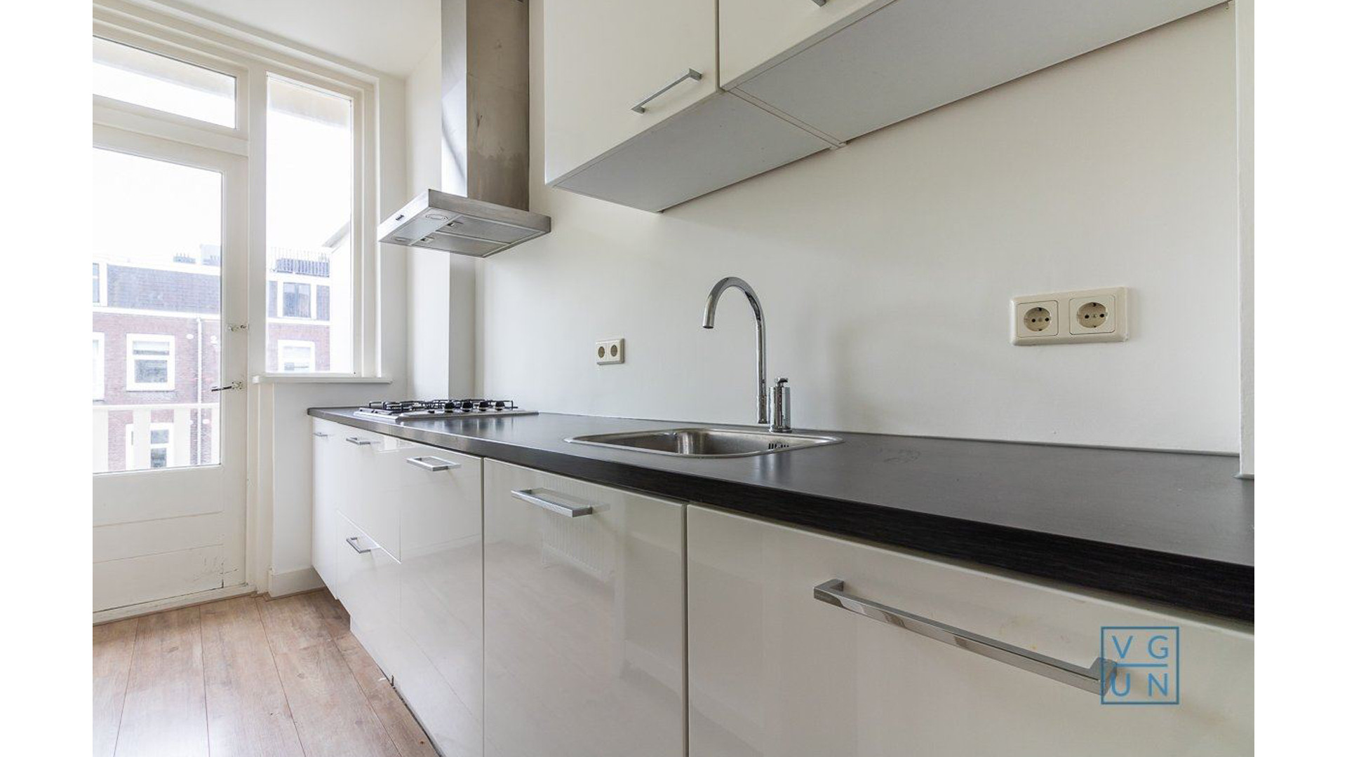 Kort voor de scheiding kocht Gijs Groenteman dit tweekamer appartement. Zie foto's 4