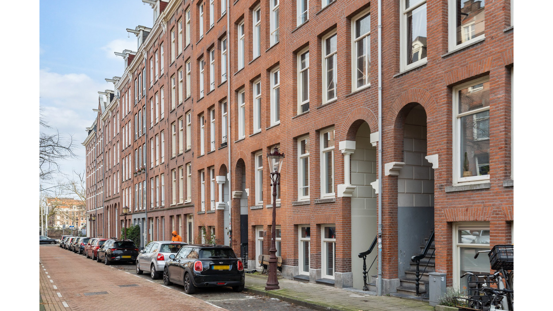 Liverpool speler Ryan Gravenbrech haalt voor de zekerheid dit appartement uit de verhuur. Zie foto's 2