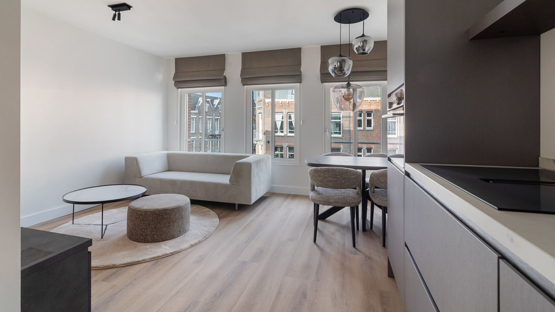 Liverpool speler Ryan Gravenbrech haalt voor de zekerheid dit appartement uit de verhuur. Zie foto's 3