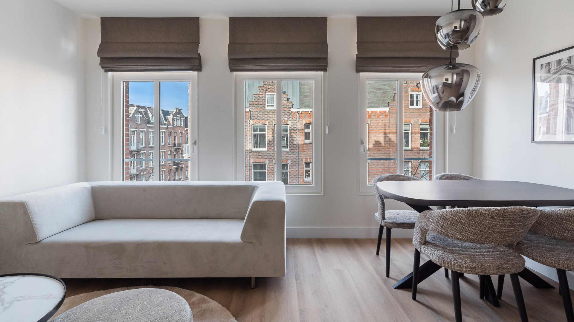 Liverpool speler Ryan Gravenbrech haalt voor de zekerheid dit appartement uit de verhuur. Zie foto's 4