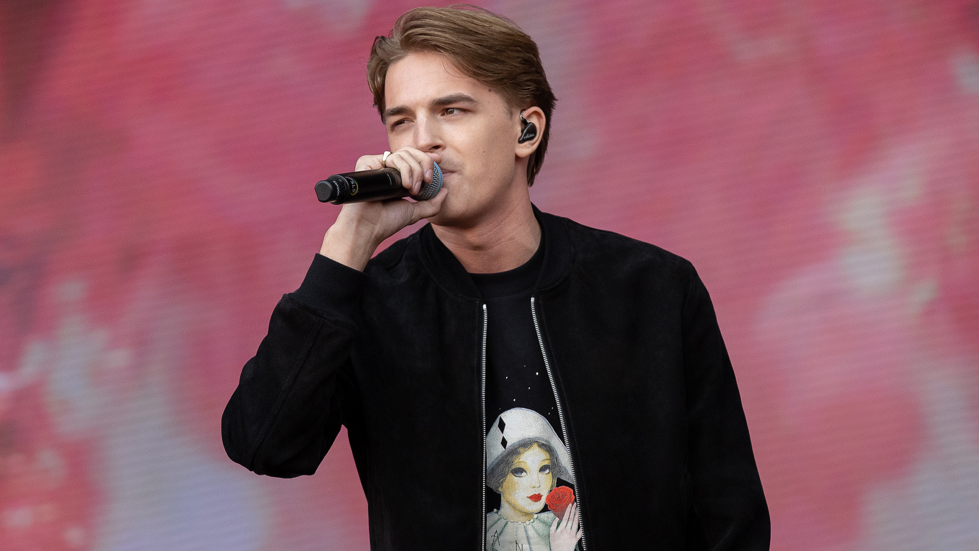 DRAMA: Buiten relatiebreuk loopt zanger/ rapper Antoon fikse financiele averij op! 1