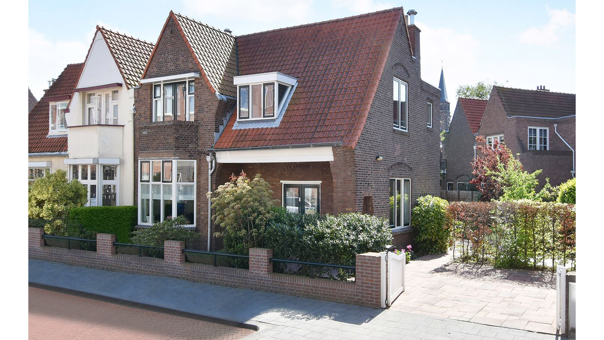 Dennis Weening en zijn vrouw Stella vechten om deze woning. Zie foto's 2