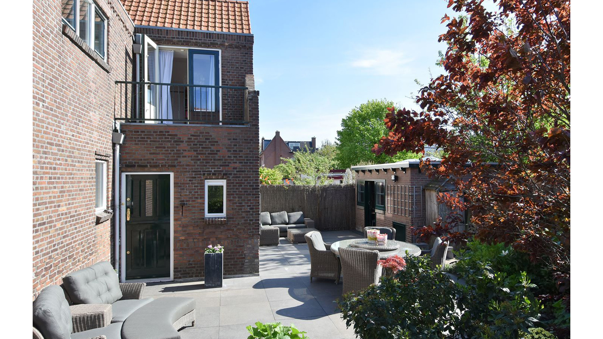 Dennis Weening en zijn vrouw Stella vechten om deze woning. Zie foto's 11