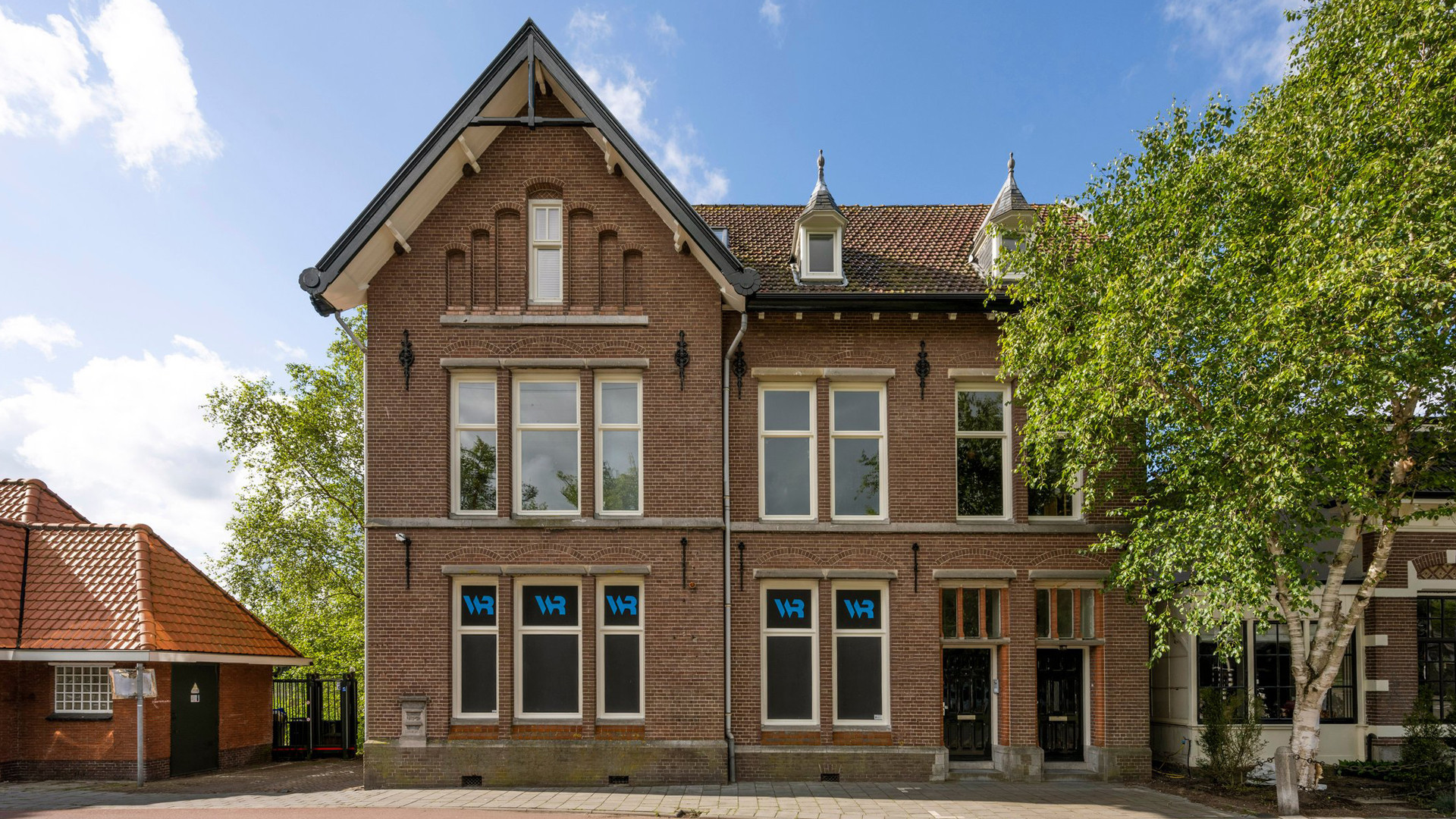 Top fotograaf en SBS Shownieuws deskundige William Rutten zet zijn bijzondere woning te koop. Zie foto's 2
