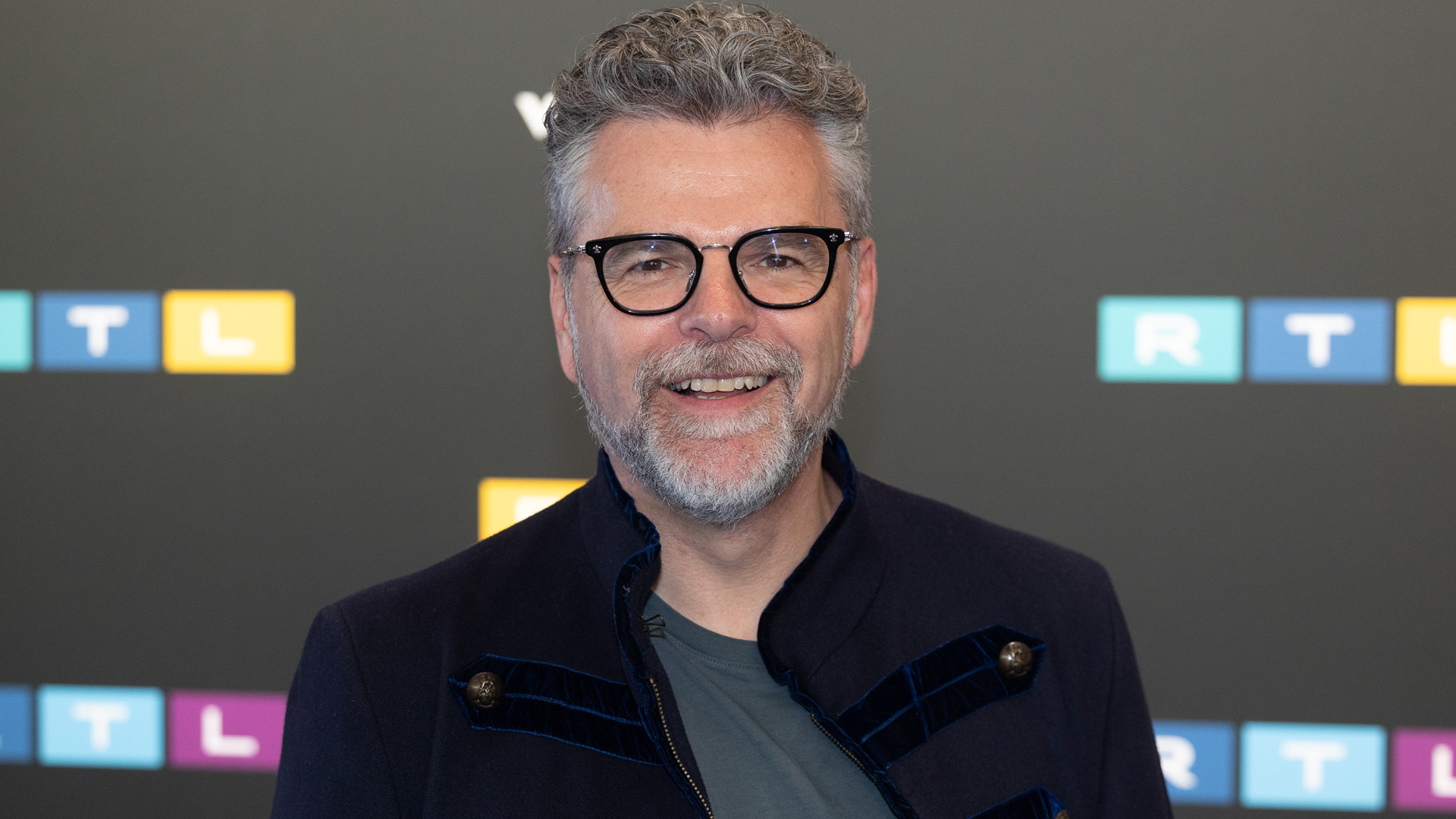 Top fotograaf en SBS Shownieuws deskundige William Rutten zet zijn bijzondere woning te koop. Zie foto's 1