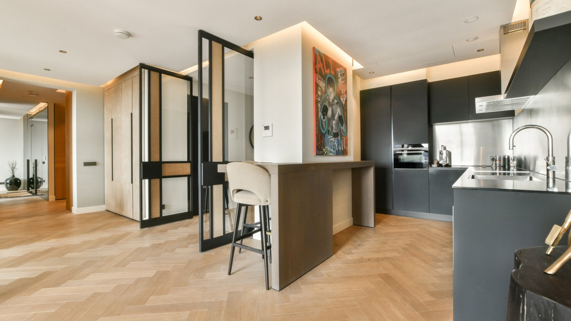 Ajax speler Brian Brobbey koopt dit miljoenen appartement in Amsterdam Zuid. Zie foto's 4