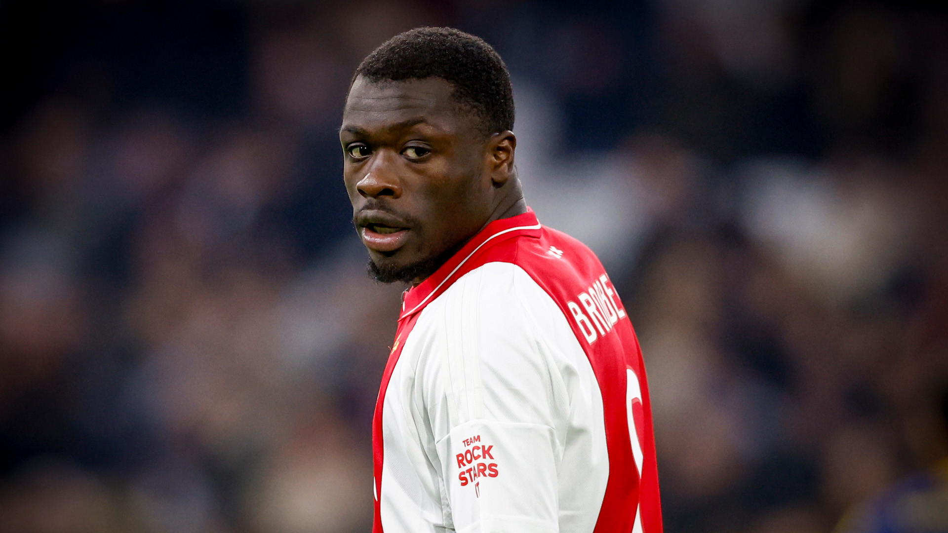 Ajax speler Brian Brobbey koopt dit miljoenen appartement in Amsterdam Zuid. Zie foto's 1