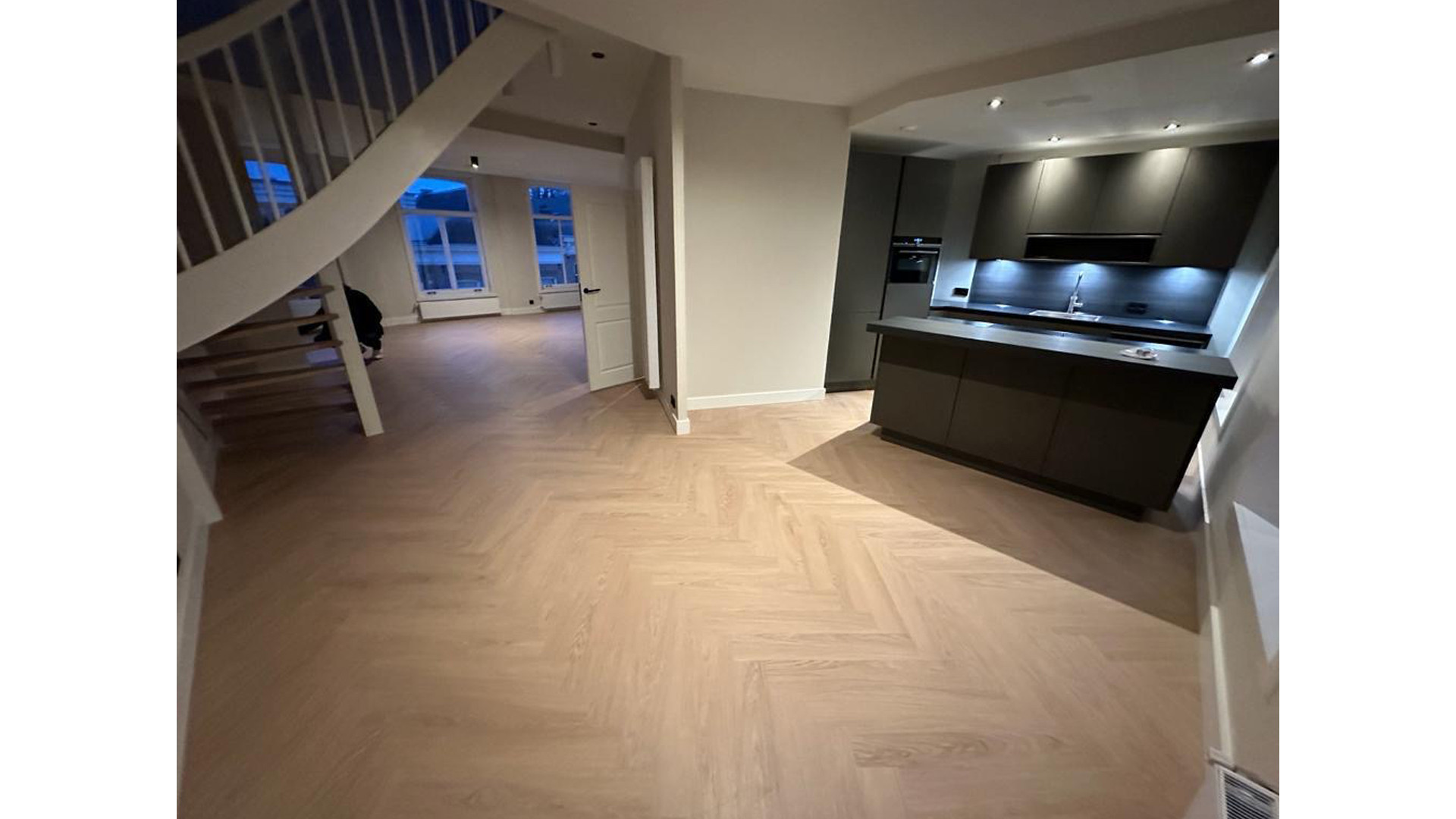 Dit is het nieuwe liefdesnestje waar Dave Roelvink en zijn vriendin Marijn Kuipers gaan wonen. Zie foto's 2
