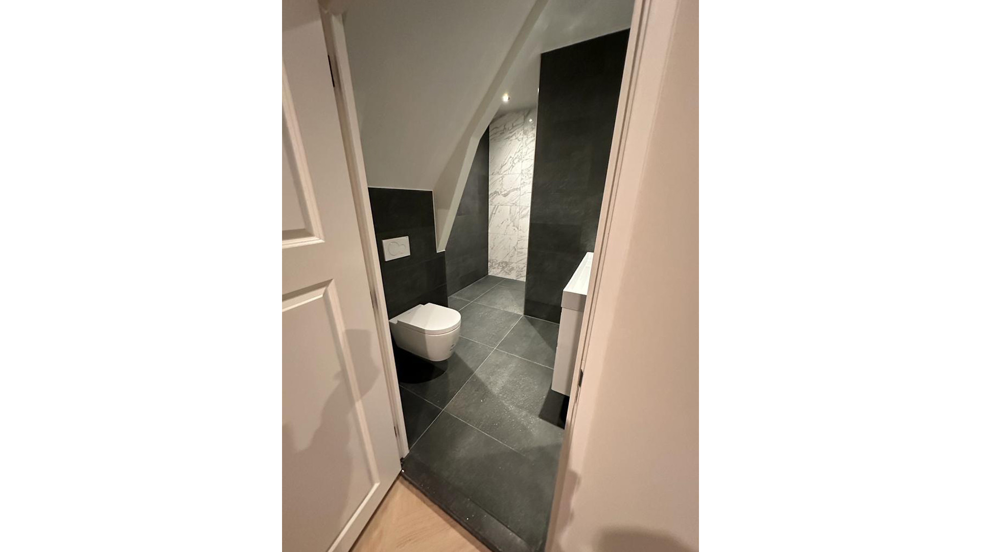 Dit is het nieuwe liefdesnestje waar Dave Roelvink en zijn vriendin Marijn Kuipers gaan wonen. Zie foto's 12