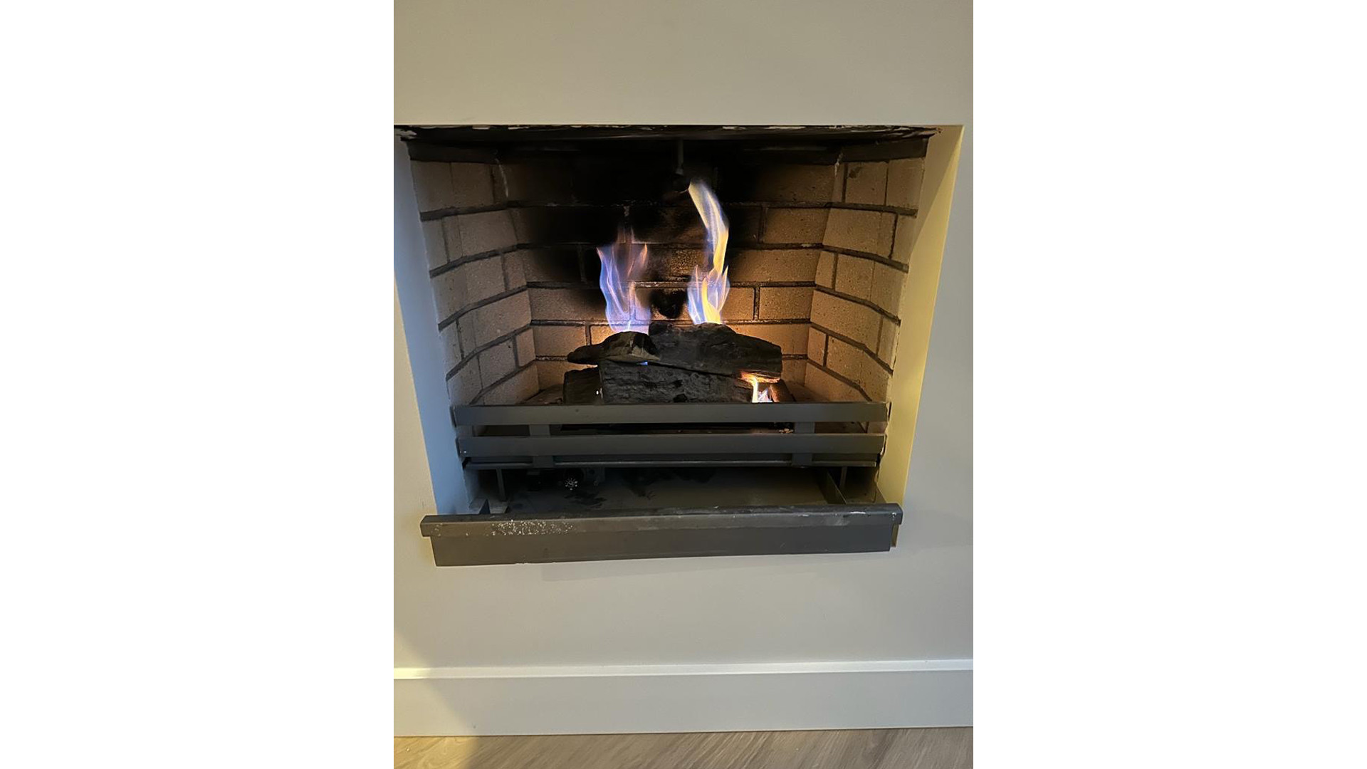 Dit is het nieuwe liefdesnestje waar Dave Roelvink en zijn vriendin Marijn Kuipers gaan wonen. Zie foto's 5