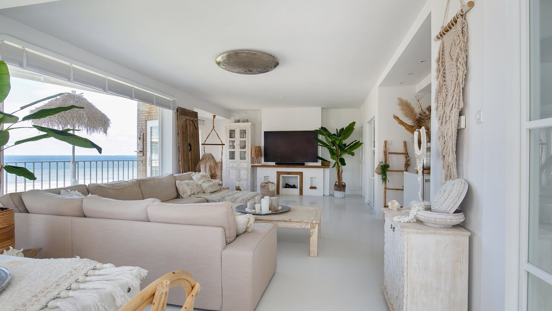 Rene van der Gijp koopt dit schitterende appartement in Scheveningen met uitzicht op zee, strand en de Pier. Zie foto's 5