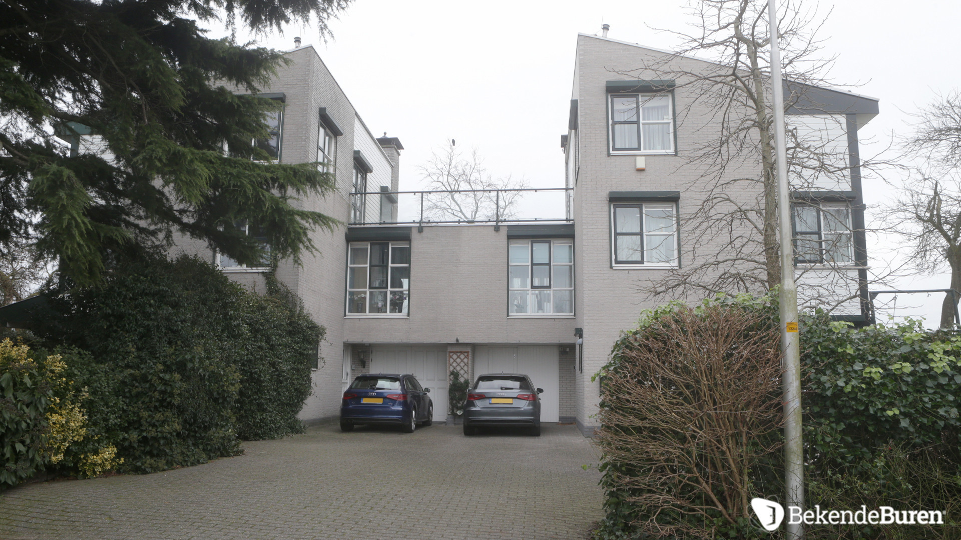 Dit is de miljoenen villa van Augurkenkoning Oos Kesbeke. Zie foto's 3