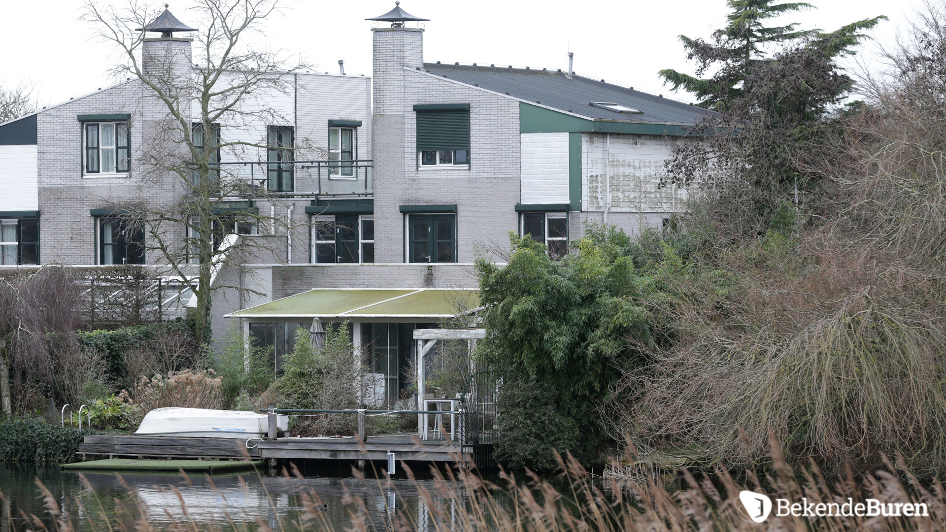 Dit is de miljoenen villa van Augurkenkoning Oos Kesbeke. Zie foto's 4