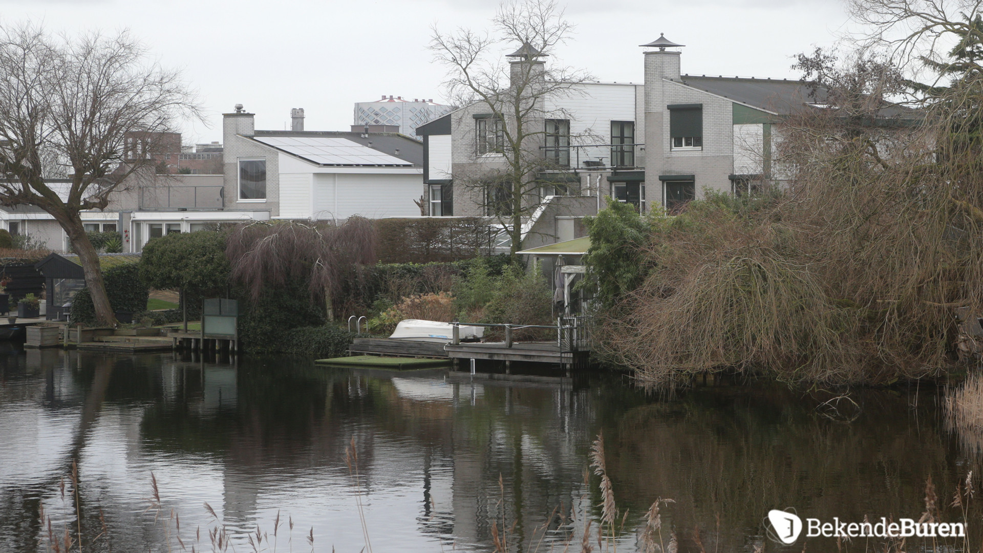 Dit is de miljoenen villa van Augurkenkoning Oos Kesbeke. Zie foto's 5