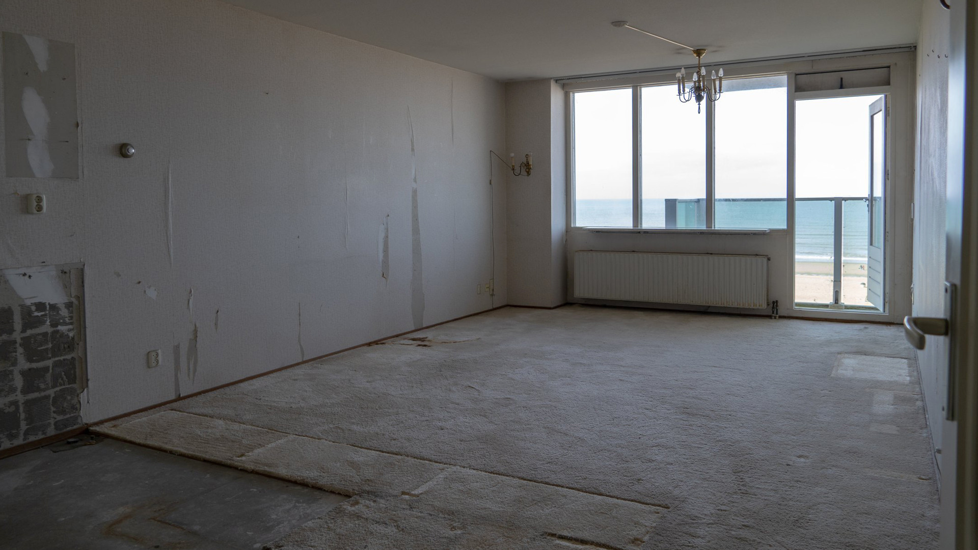 Alexander Pechtold zet zijn verkregen Scheveningse appartement te koop. Zie foto's 6