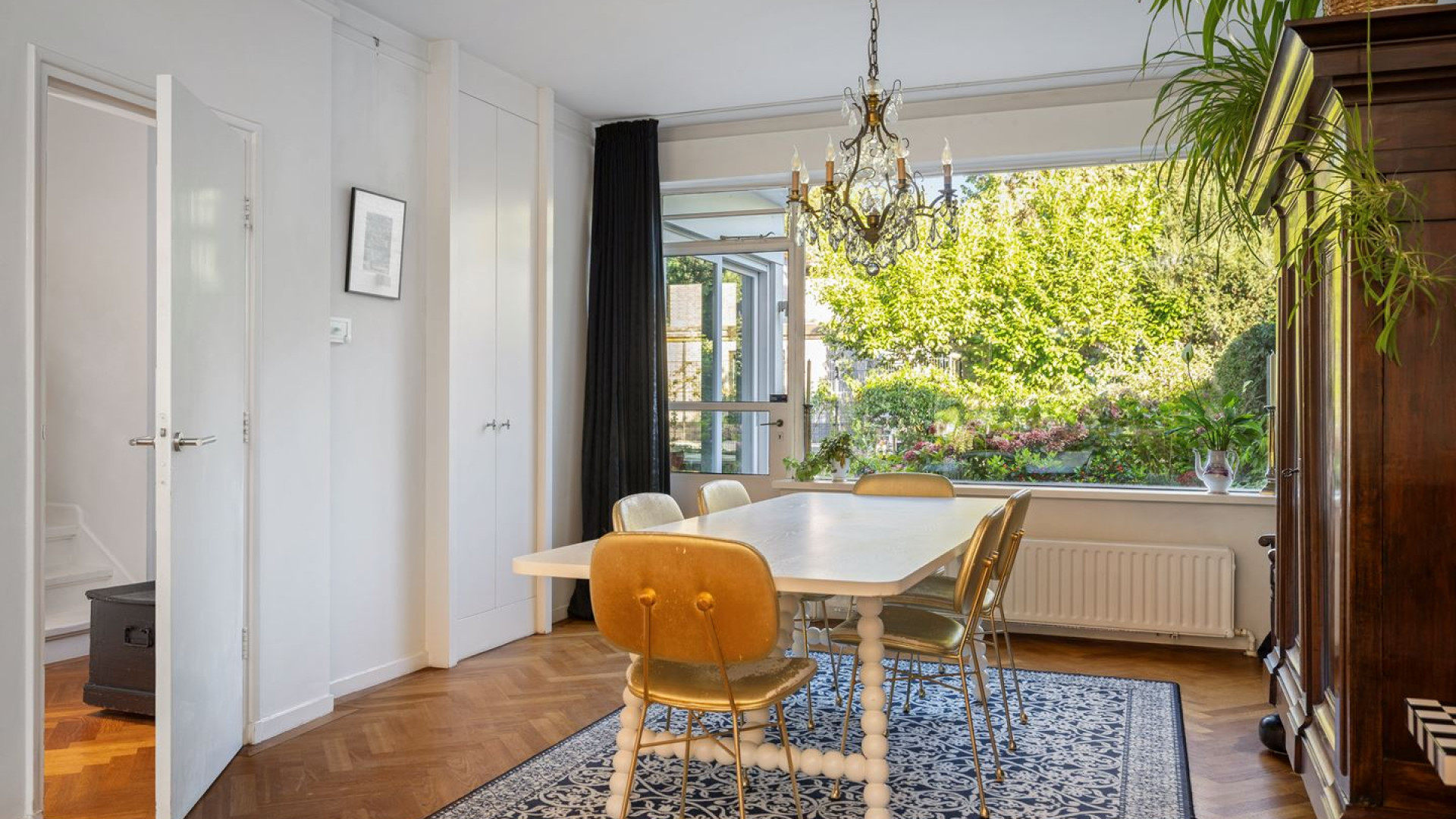 Top model Romee Strijd koopt miljoenen villa in Amsterdam Zuid. Zie foto's 6
