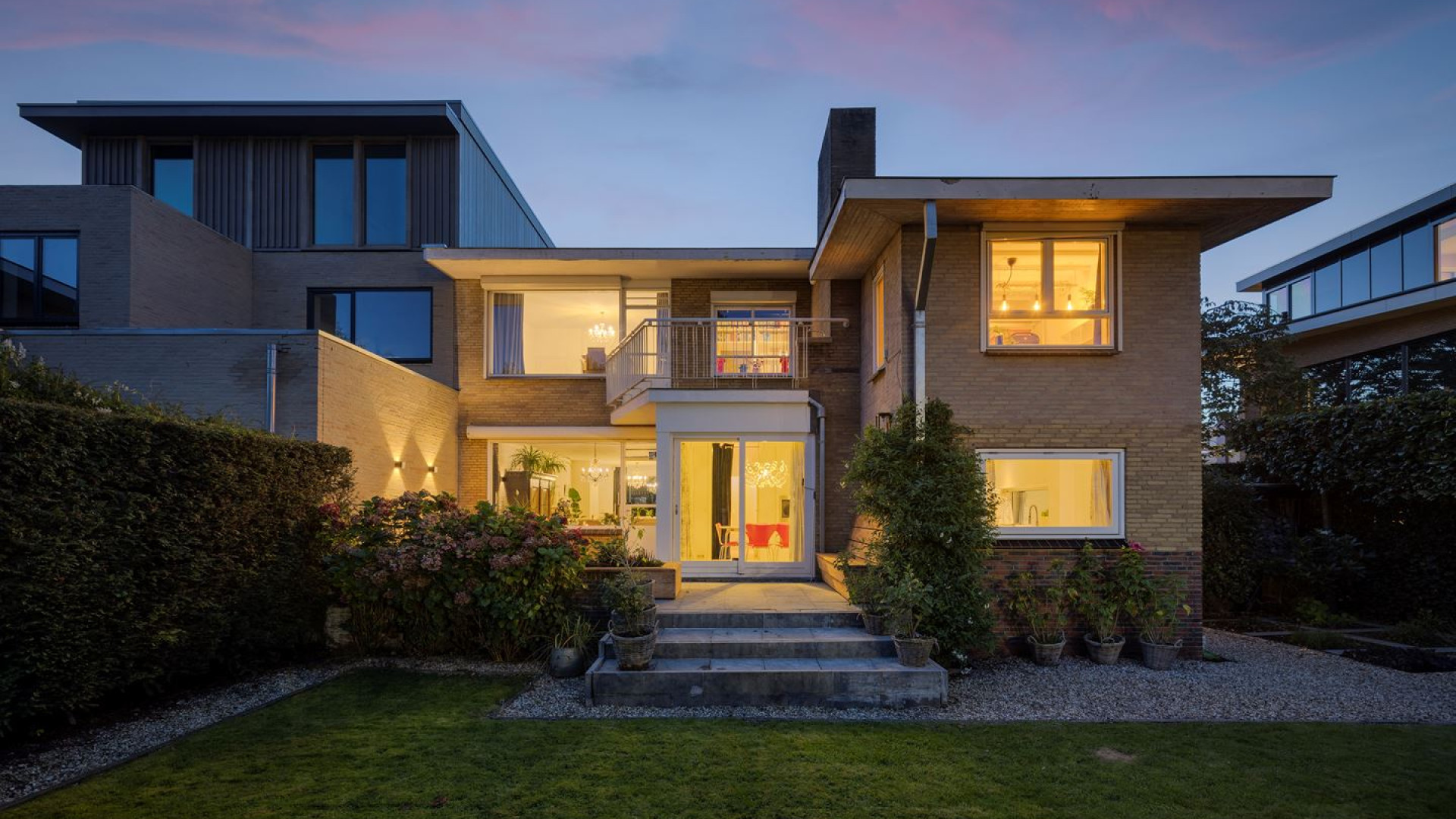 Top model Romee Strijd koopt miljoenen villa in Amsterdam Zuid. Zie foto's 20