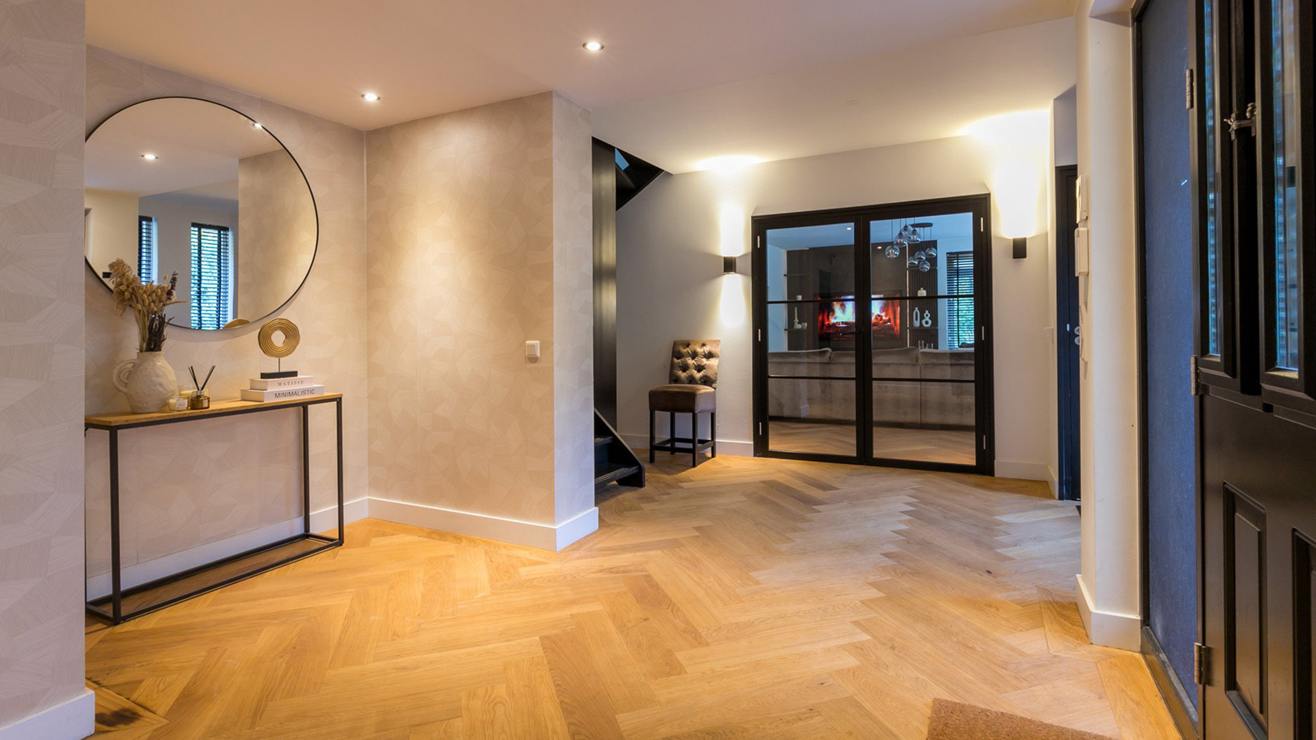Voetballer Xavi Simons zet zijn zeer luxe Brabantse villa met een bostuin te koop. Zie foto's 3