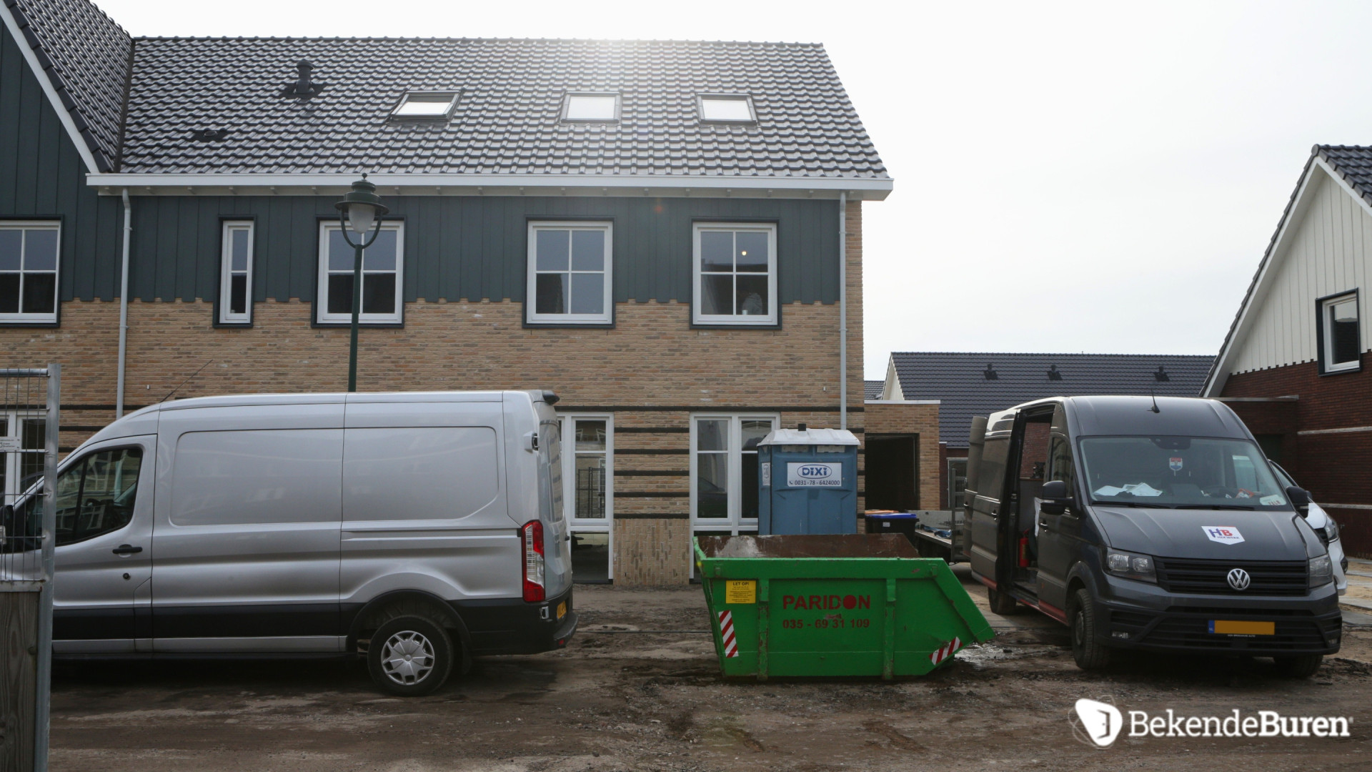 Hier beginnen Danny Froger en zijn gezin aan een nieuw hoofdstuk in hun leven. Zie foto's 3