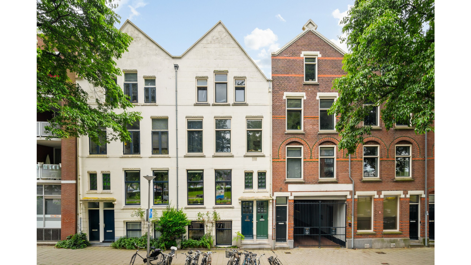 Raven van Dorst verkoopt haar authentieke dubbele Rotterdamse benedenhuis met verlies. Zie foto's 2