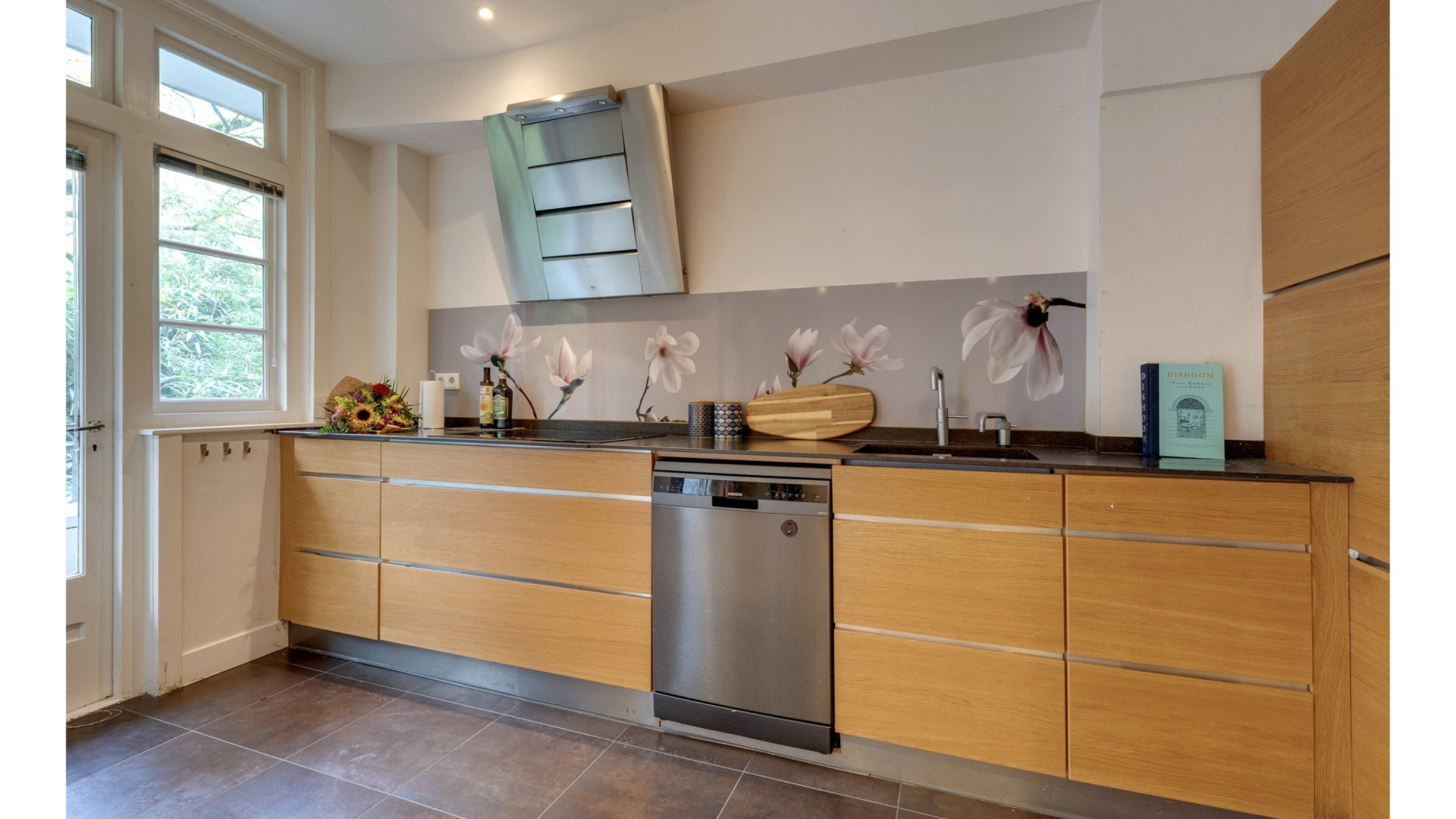 TV presentatrice Saar Koningsberger koopt dit zeer luxe appartement in Amsterdam. Zie foto's 5