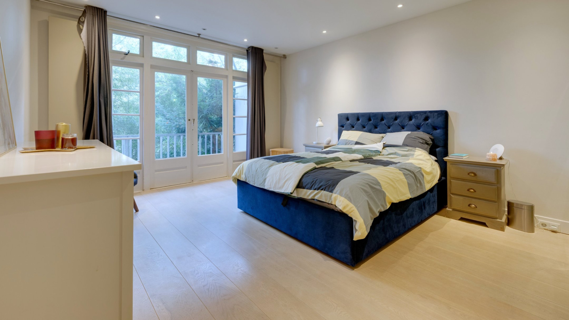 TV presentatrice Saar Koningsberger koopt dit zeer luxe appartement in Amsterdam. Zie foto's 6