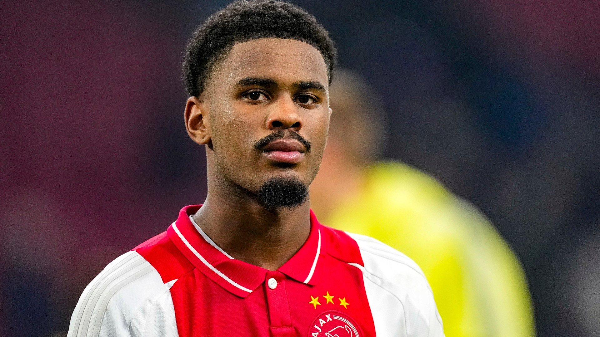 Ajax en Nederlands Elftal speler Jorrel Hato koopt dit miljoenen appartement aan de Amsterdamse Zuid As. Zie foto's 1