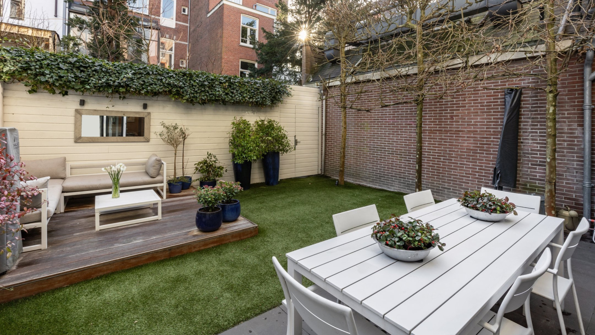 Het Mooiste Meisje van de Klas presentator Jaap Jongbloed zet zijn woning in de PC Hooftstraat in Amsterdam te koop. Zie foto's 11