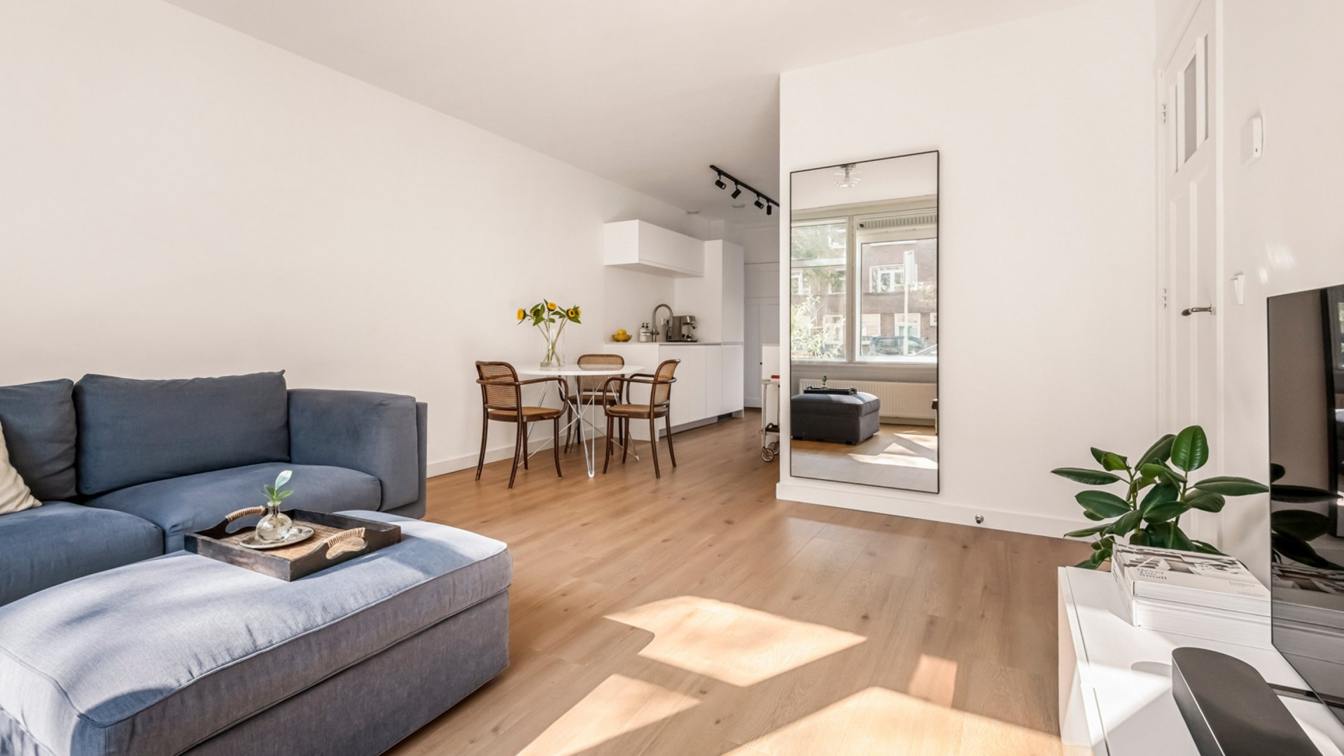 Kort voor de breuk met Lil Kleine kocht Anna Groeneveld dit appartement in Amsterdam-Zuid. Zie Foto's 4